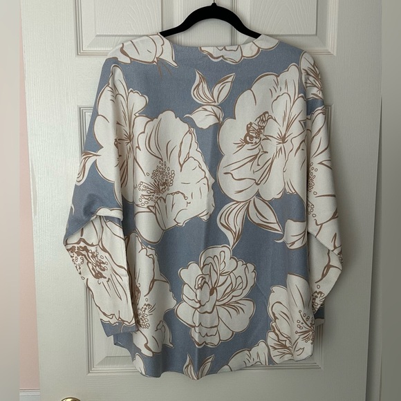 Sioni Sweater - Picture 9 of 15